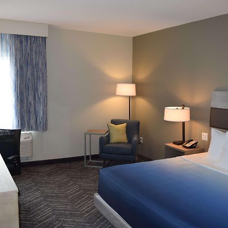 La Quinta Inn & Suites By Wyndham Middletown Exterior photo