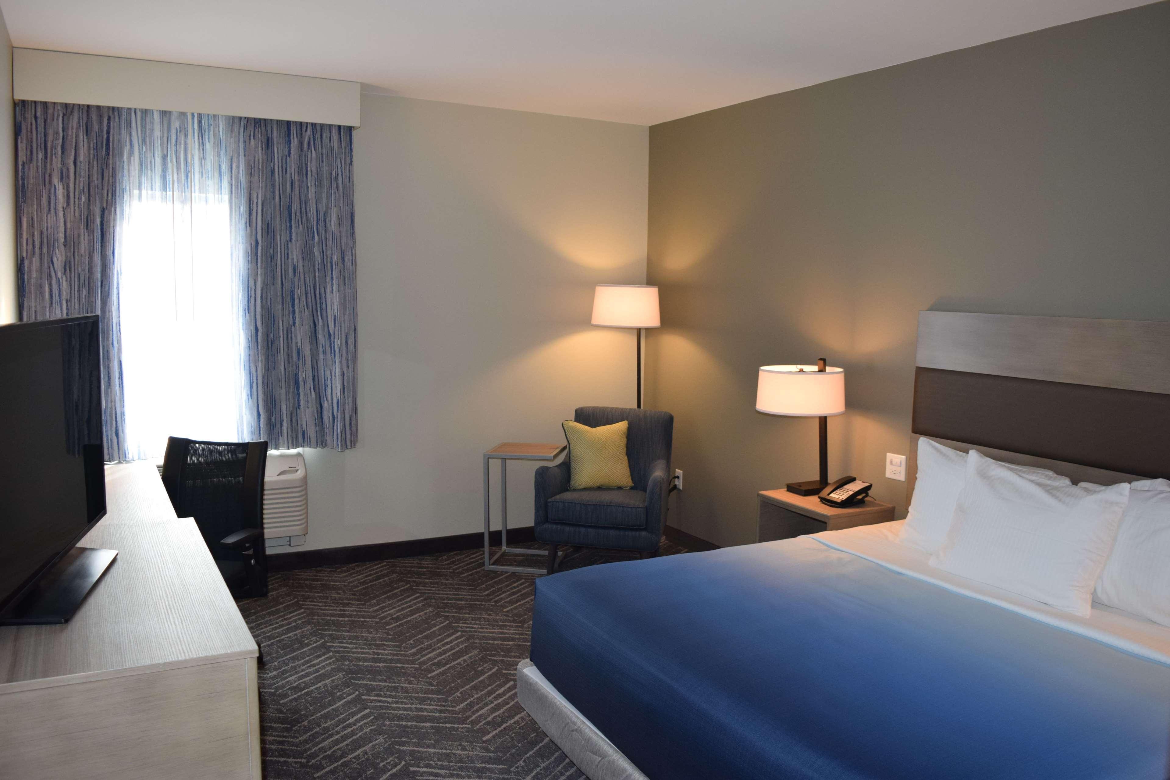 La Quinta Inn & Suites By Wyndham Middletown Exterior photo