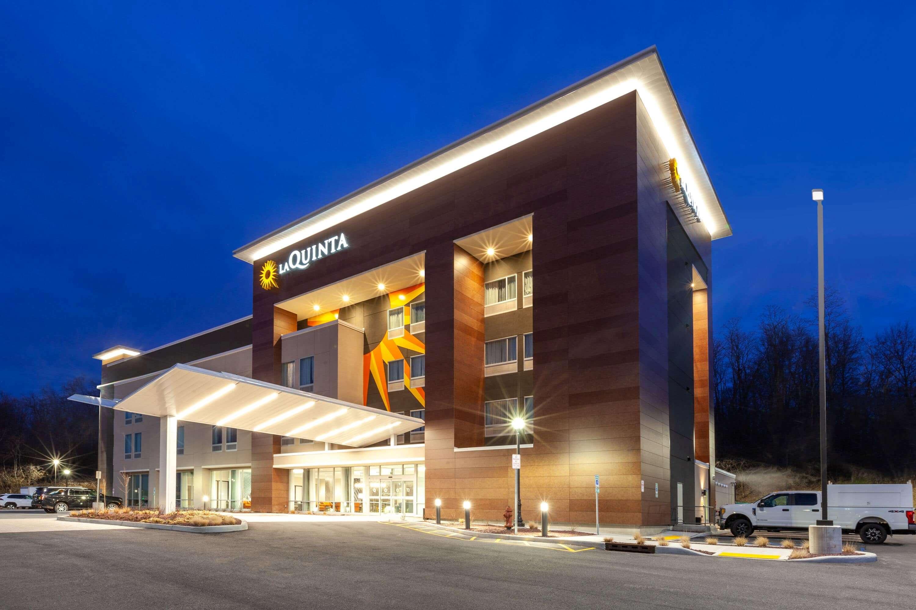 La Quinta Inn & Suites By Wyndham Middletown Exterior photo